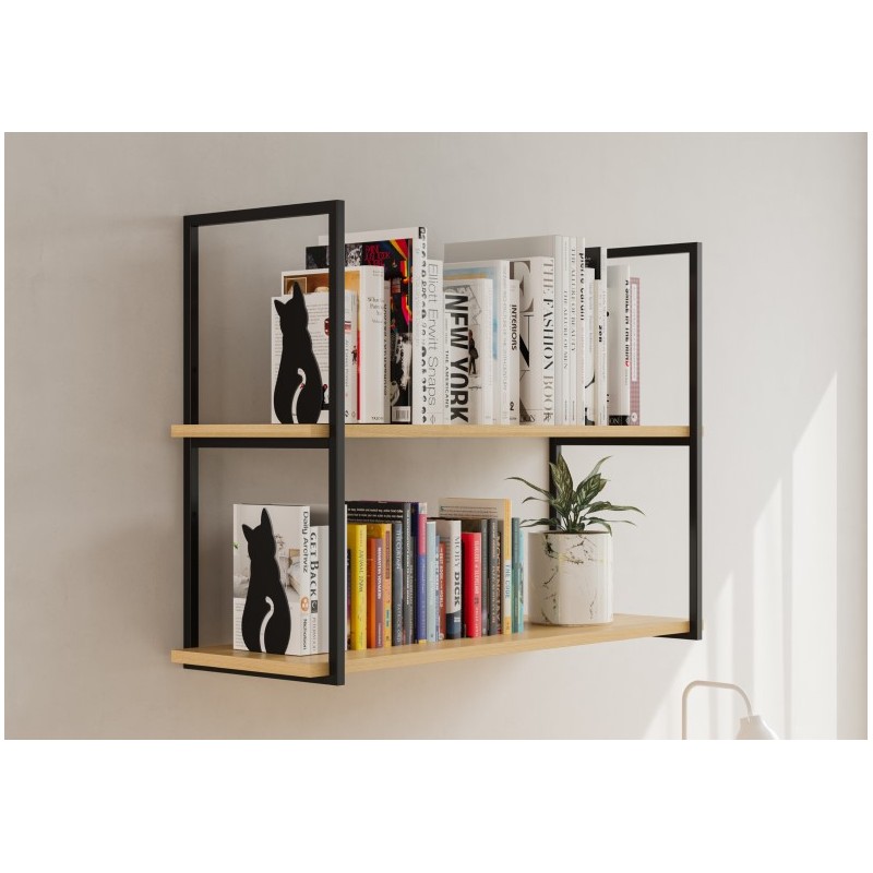 Sujetalibros en forma de gato con libros y decoración diferente en estantes  en el interior. Diseño de interiores Fotografía de stock - Alamy